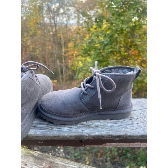 UGG  Kids Neumel II Boot Brand 1017320K  Gray  Sz 3 Youth - Picture 5 of 8